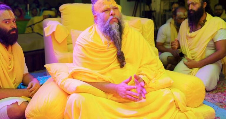 “Premanand Ji Maharaj Darshan Booking and Temple Timings Information”