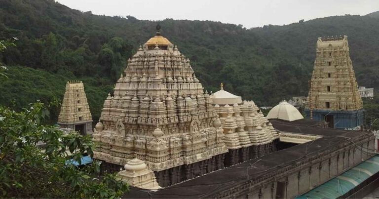 Sri Kanaka Mahalakshmi Temple in Vizag – Sacred Hindu temple of prosperity and divine blessings.